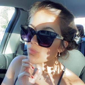 Meet your Posher, Macey